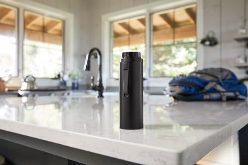 Portable travel bidet sprayer in honed black — photo 3
